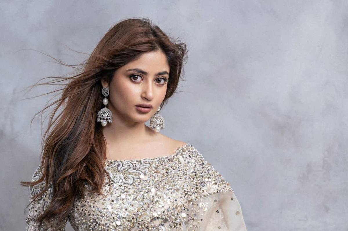Sajal Ali to be bestowed with 'TamghaeImtiaz' award HUM News