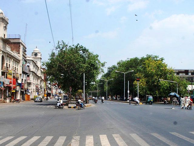 mall road Lahore traffic
