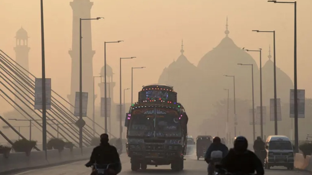 Smog in Punjab Lahore