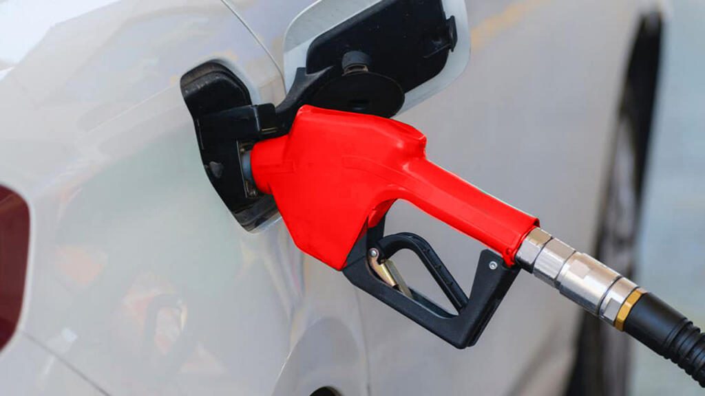 Pakistan petrol sales decline