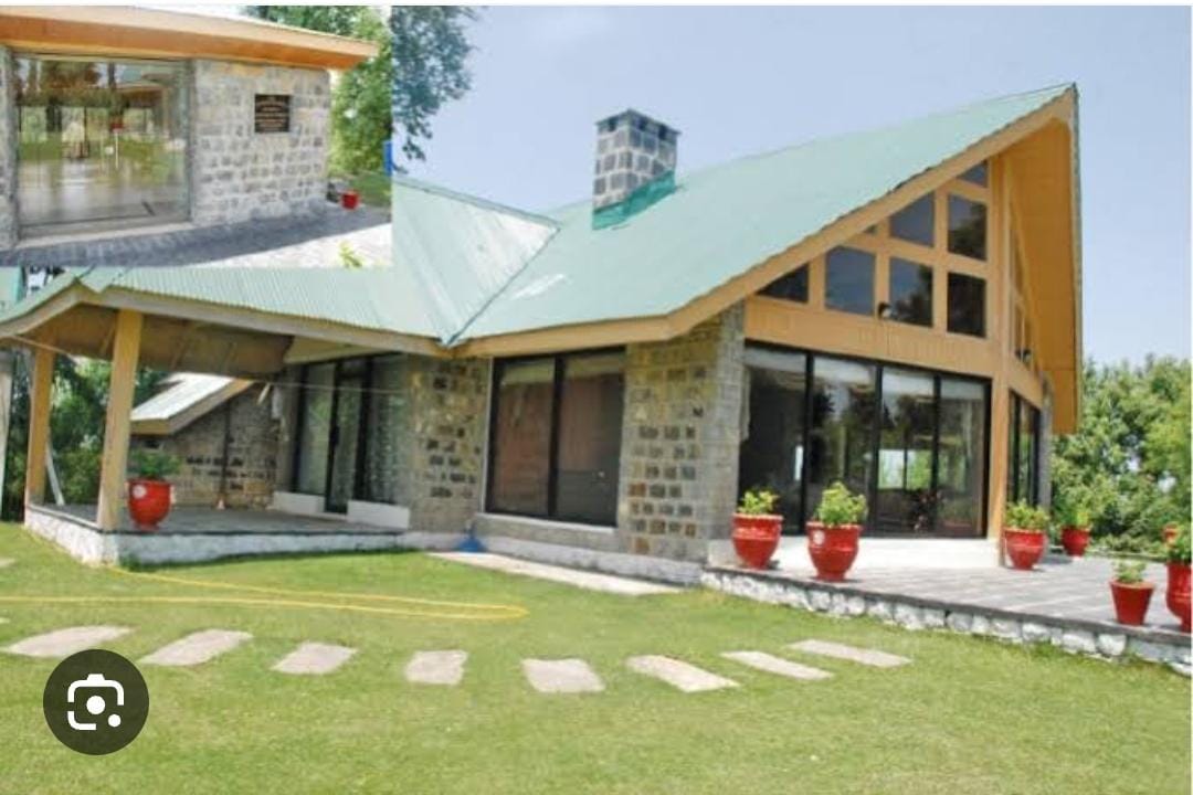 KP police allegedly occupy leased out rest house in Nathiagali HUM News