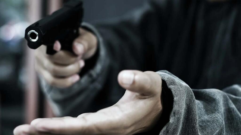 Karachi gunpoint robbery
