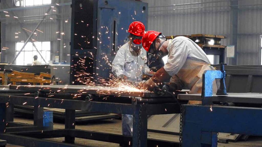 Pakistan Large Scale Manufacturing output increases