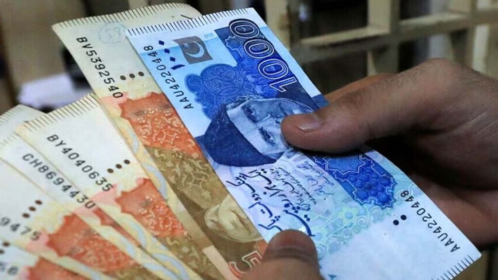 Pakistani bank deposits increase