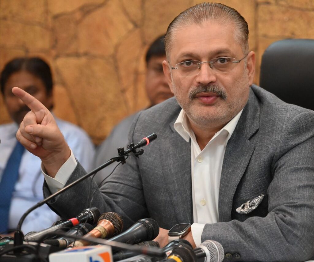 : Senior Minister of Sindh Sharjeel Memon on Thursday claimed that street crime in Karachi has decreased by almost fifty percent within a month.