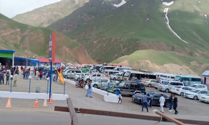 Naran tourists