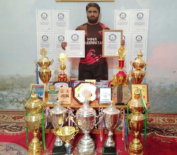 Pakistani martial artist Irfan Mehsud set two new Guinness World Records, surpassing previous records held by Italy's Marcelo Ferri.