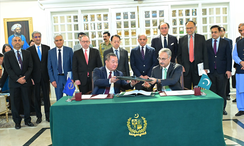 ADB, Pakistan sign