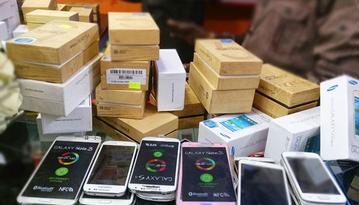 smuggled phones seized