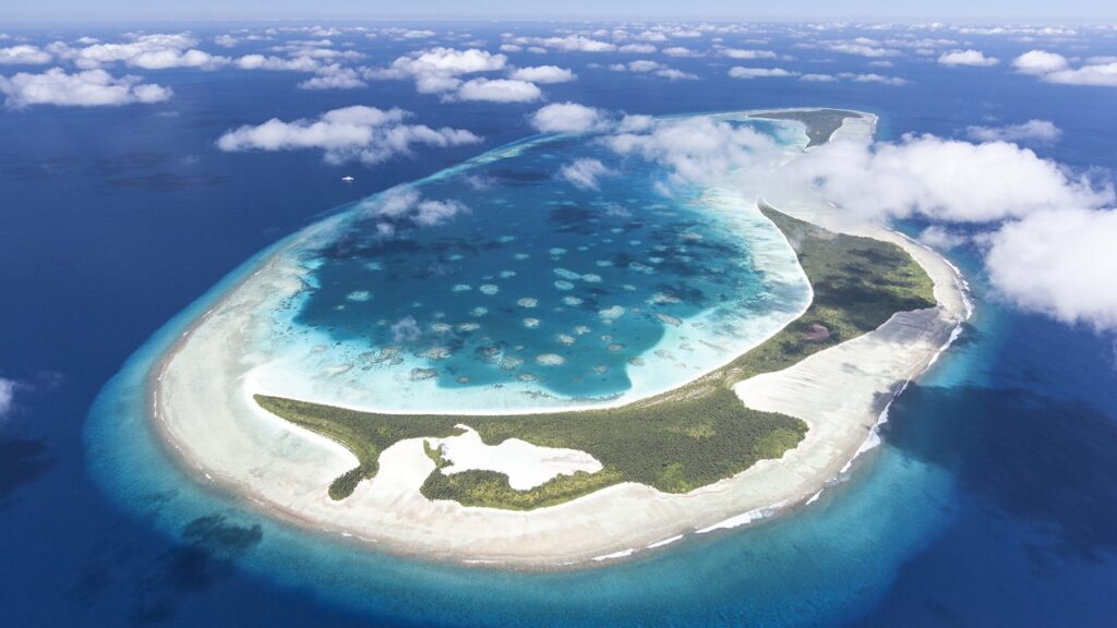 The British government announced it will cede sovereignty over the Chagos Islands to Mauritius, ending a decades-long dispute.