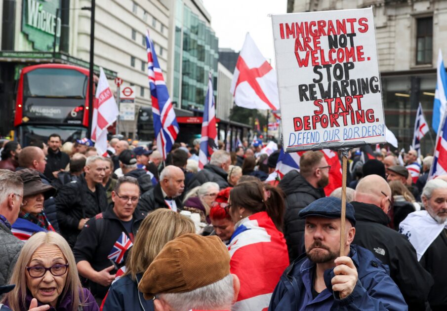 Right-wing, anti-immigrant protesters and opposing anti-racism one began large rallies in London on Saturday.