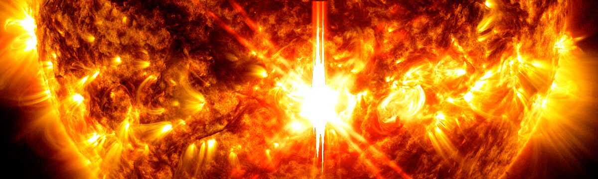 The NASA's Solar Dynamics Observatory (SDO) captured images of a powerful solar flare that erupted on Thursday.