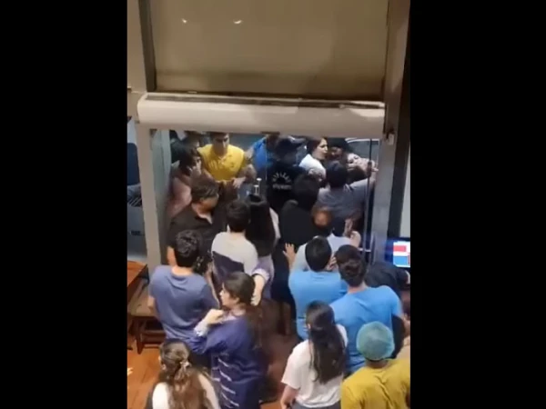 Karachi restaurant brawl