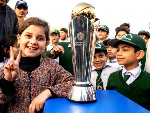 Champions trophy reaches Karachi