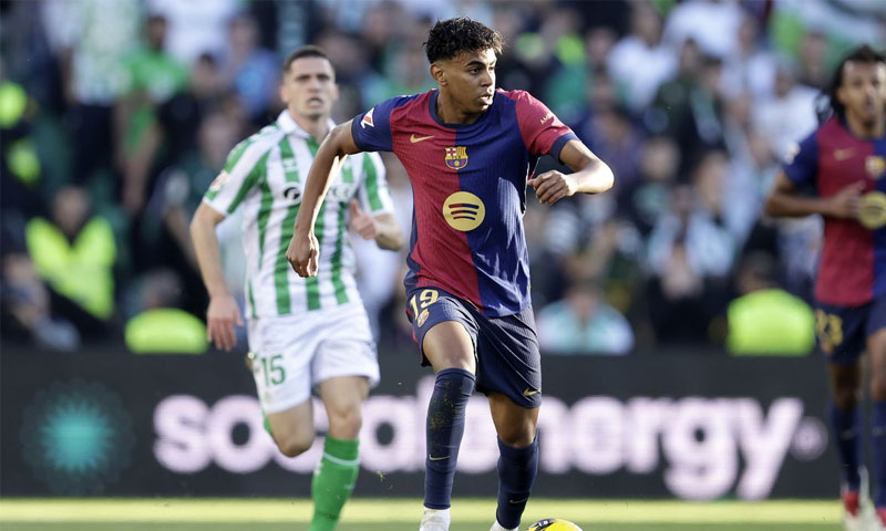 Barcelona held to 2-2 draw at Real Betis after late Diao strike