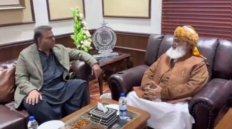 Former Federal Minister, Fawad Chaudhry, met with l (JUI-F) chief, Maulana Fazl ur Rehman at his residence on Friday.