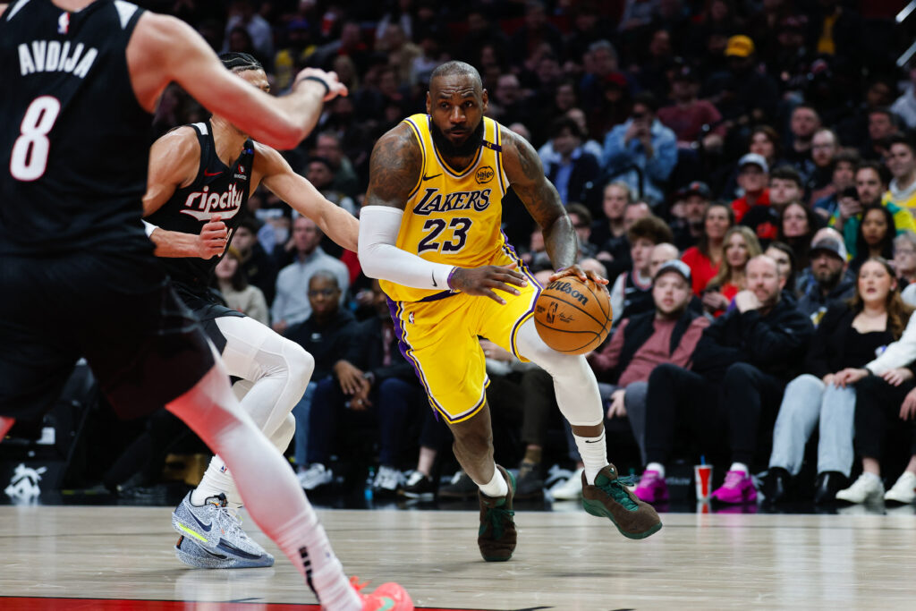 LeBron Lakers vs Trail Blazers