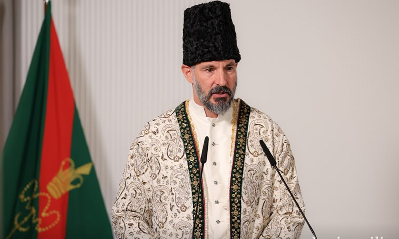 Prince Rahim Aga Khan during Takht-Nishini