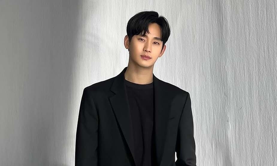 Kim Soohyun became the focus of a huge controversy following allegations about a past relationship with the late actress, Kim Sea Ron.