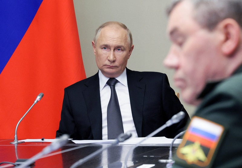 Russian President Putin ordered his army to 