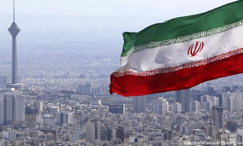 Iran may pause enrichment for US nod on nuke rights, frozen funds