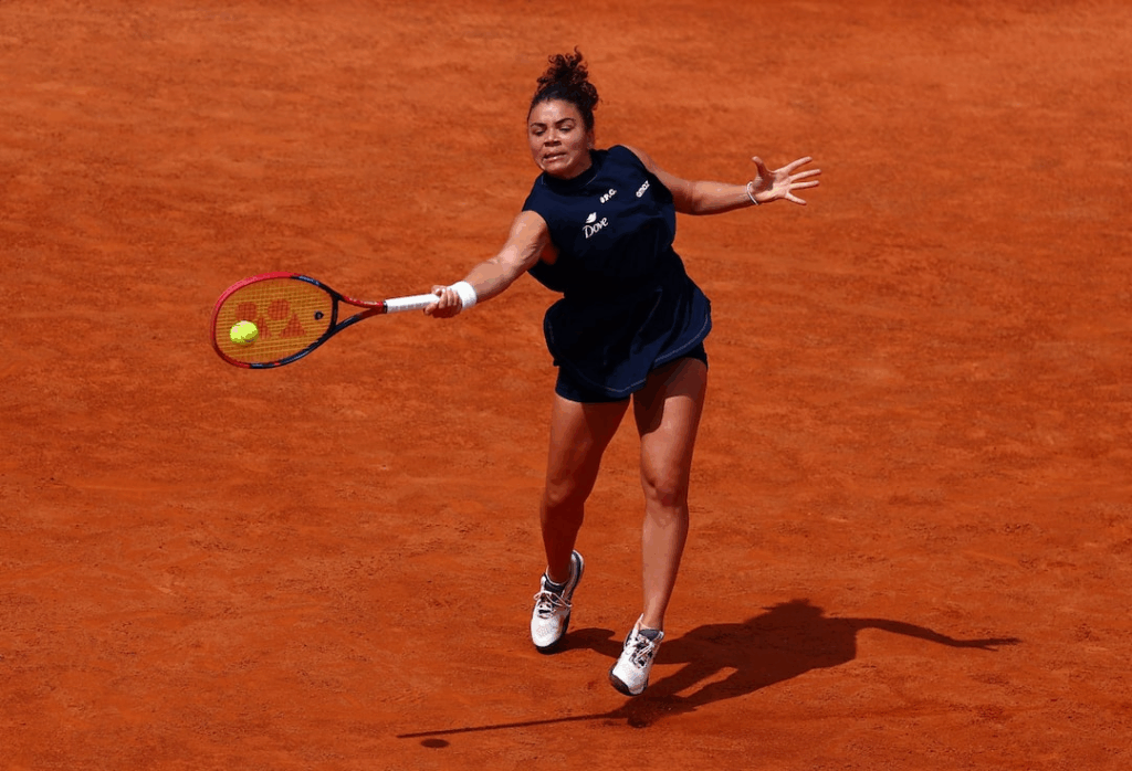 Paolini was 4-0 up but lost the next five games before Shnaider then forced a tiebreak, which the 21-year-old Russian dominated.