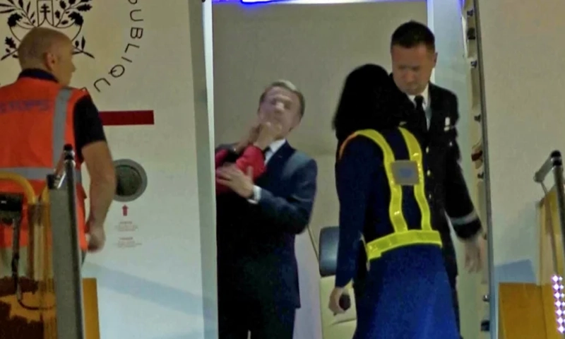 Macron video