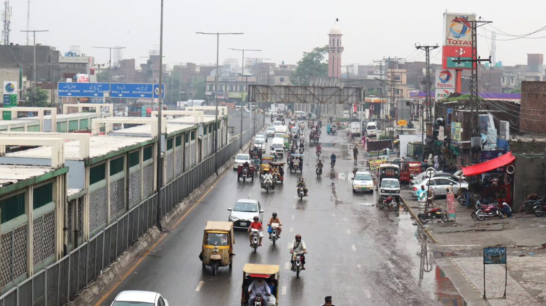 Lahore power outage after rain