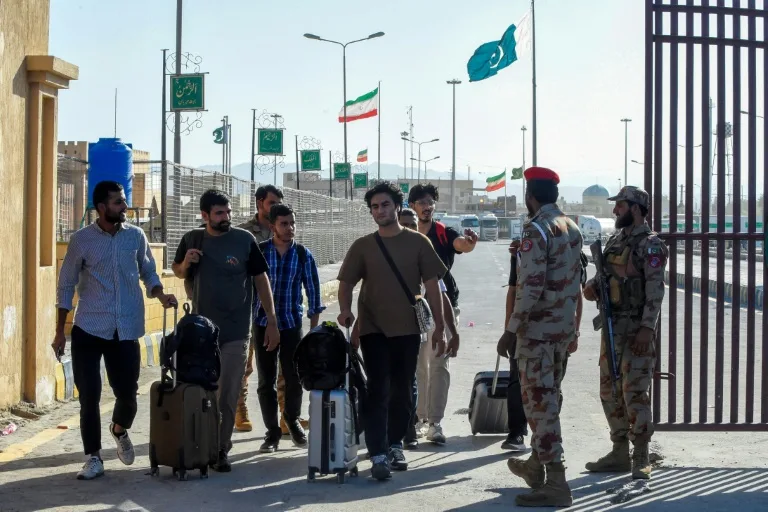 Iran Pakistanis