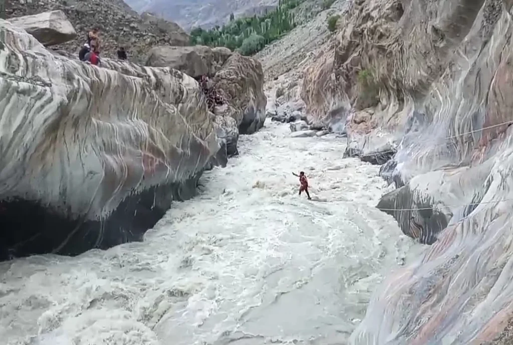 G-B road accident