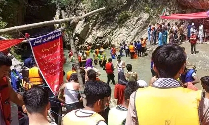youths drown