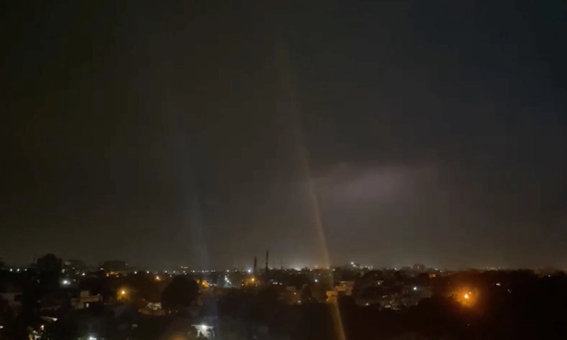 Pindi, Islamabad greet wind and rain after Eid greetings in scorching sun