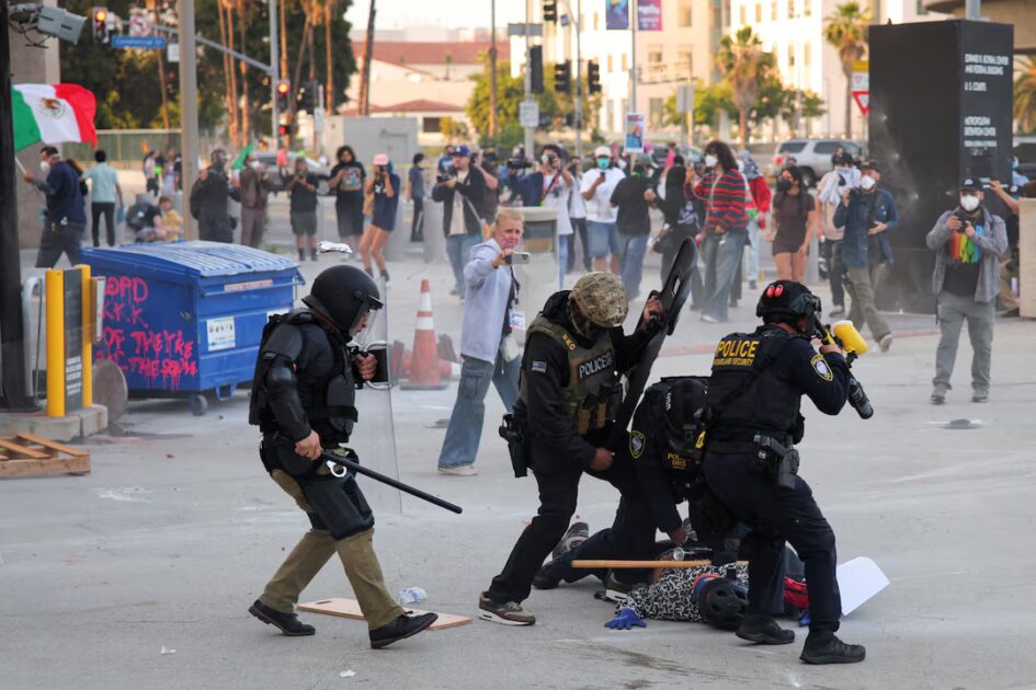 riot police US