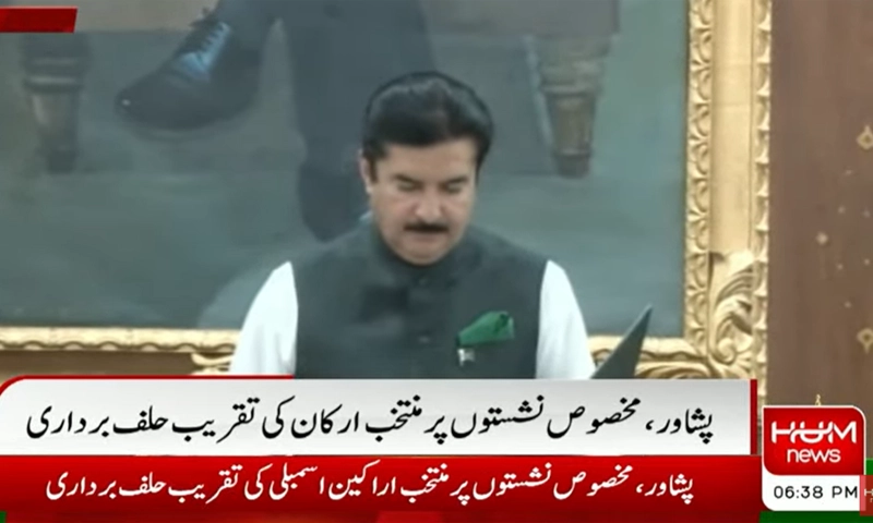 MPAs take oath, Gandapur promises action against PTI dissidents