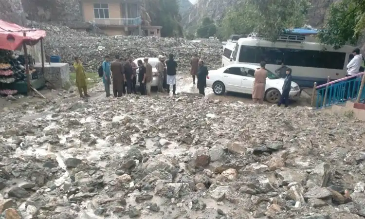 chilas floods, over 200 tourists rescued
