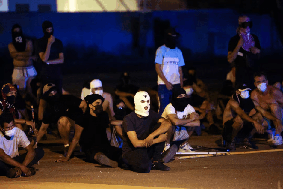 Spanish police arrested 10 people after three nights of clashes between far-right groups and North African migrants in a town in Spain.
