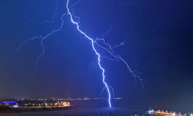 Lightning megaflash