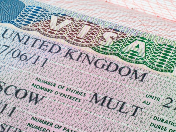 UK launches e-visa facility for Pakistani students