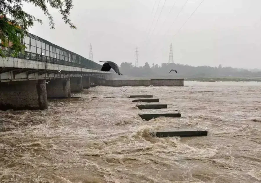 flood warning issued amid new rain spell from next week