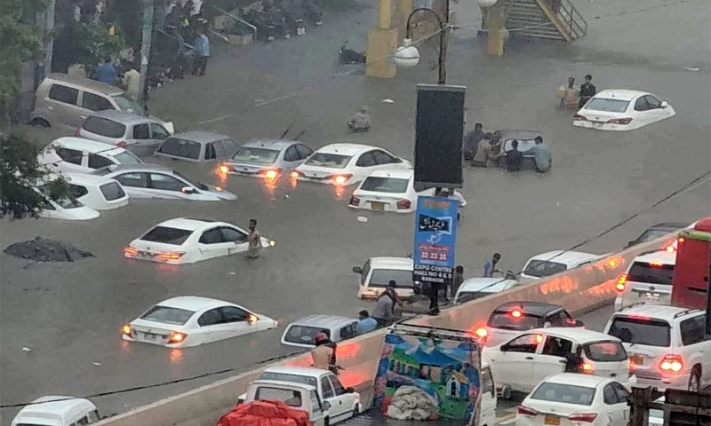 karachi gets heavy rains