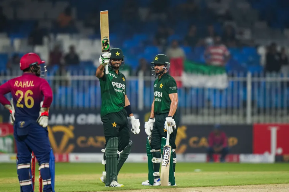 UAE vs Pak Tri Series