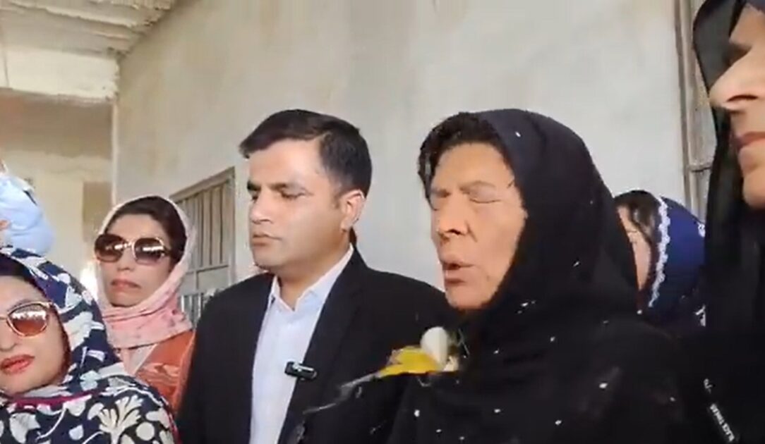 Egg thrown at Aleema Khan's face
