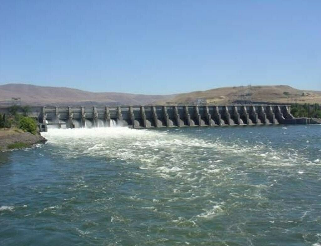 High flood expected at Guddu barrage in next 24 hours