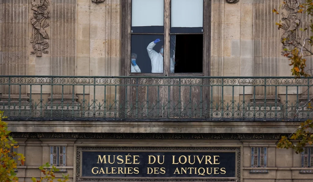 Louvre jewel heist: Suspects arrested near Paris