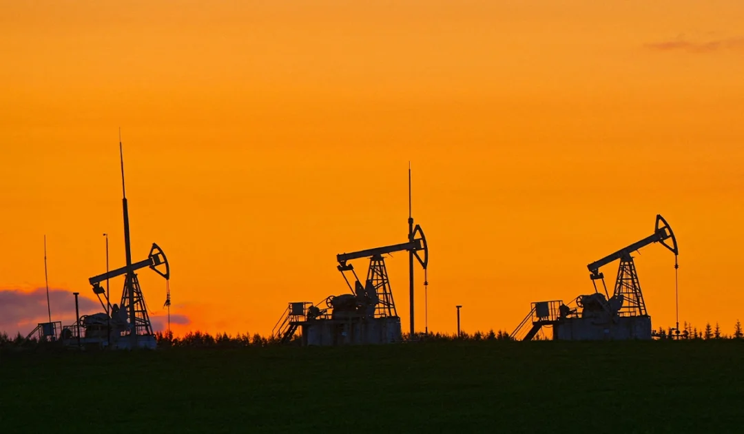 Oil prices up 5% on fresh US sanctions against Russia