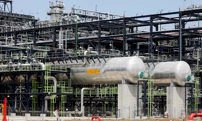 Oil refinery upgrade