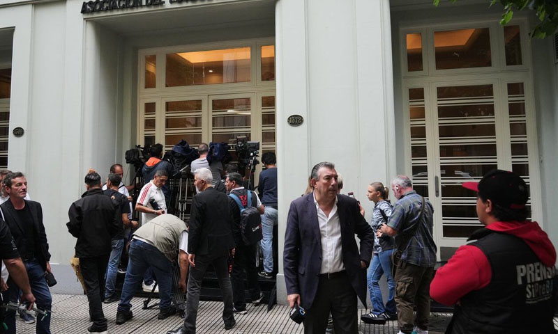 Police raid Argentine football association offices