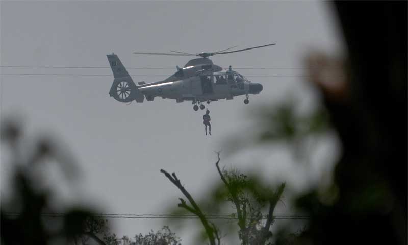 Cyclone Ditwah Pakistan sends aid Sri Lanka
