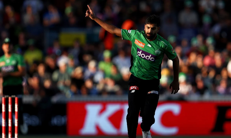 Haris Rauf escapes scary on-field accident in BBL, video goes viral