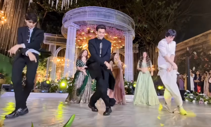 Hrithik Roshan shares stage with two sons, and we really can’t tell who’s the best dancer